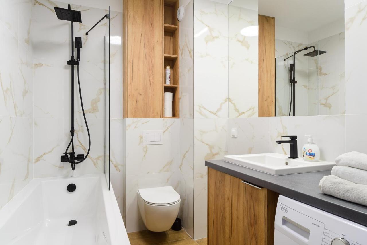 Lumina Premium Apartments With Parking 罗兹 外观 照片